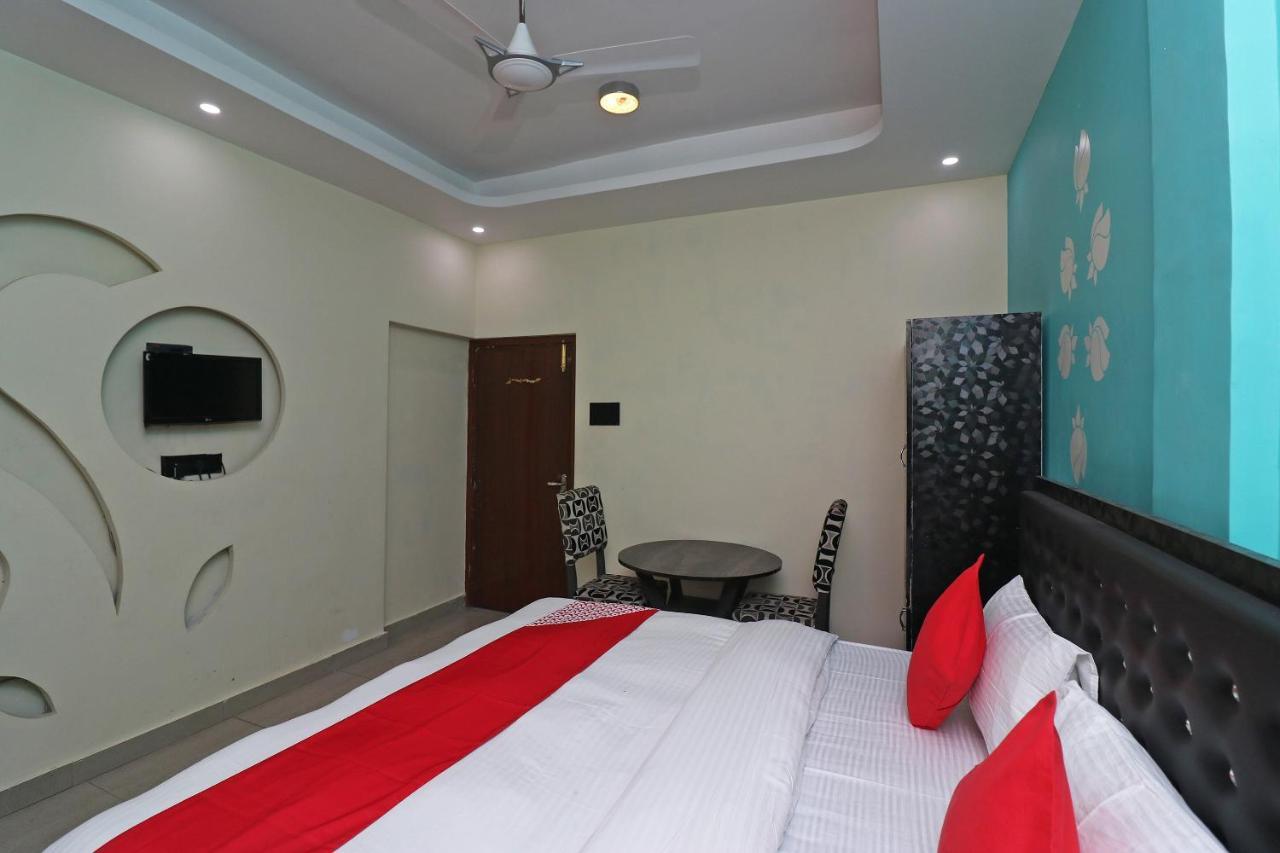 Oyo 62539 Hotel Shree Gopal Puri Rum bild